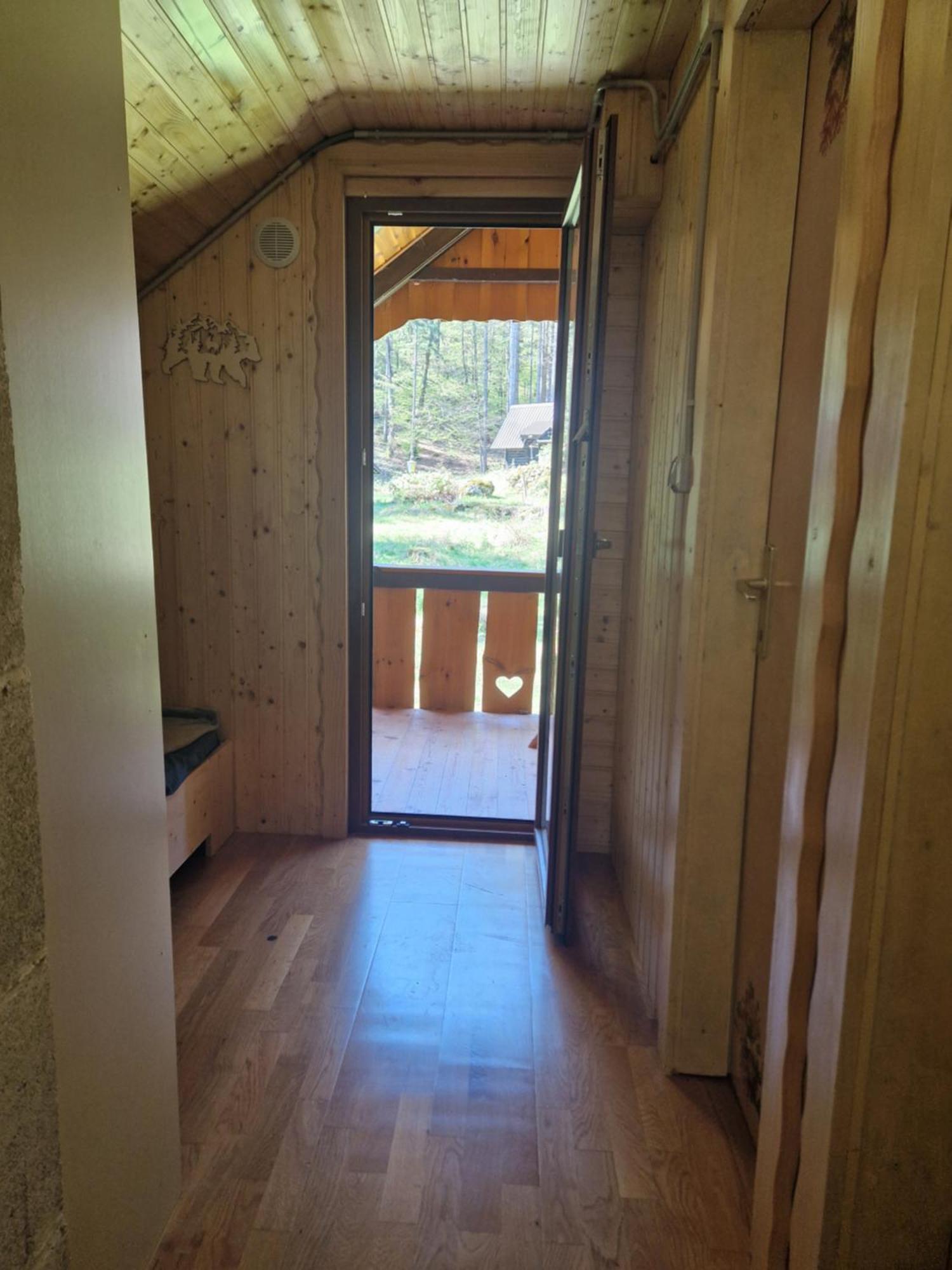 Koca V Gozdu, Forest House Near Bled Exteriör bild